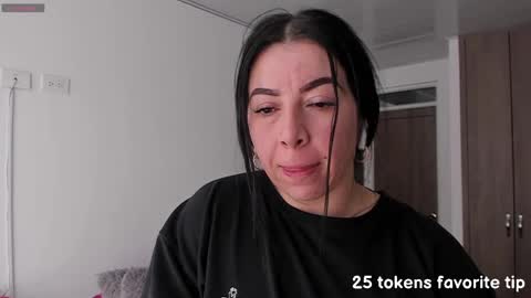 _miss_coco_ online show from February 2, 2025, 4:32 pm