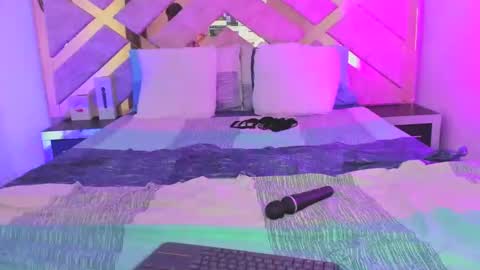 Khloe  online show from December 10, 2024, 9:11 pm