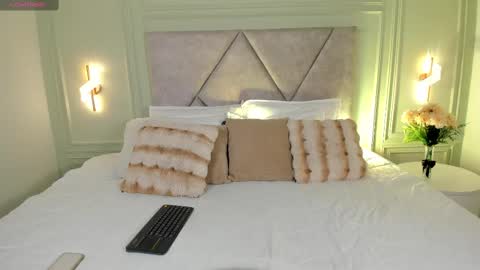 kimberley cruz online show from October 21, 2025, 11:22 am