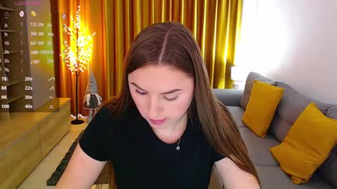 Mia online show from December 3, 2024, 12:59 pm