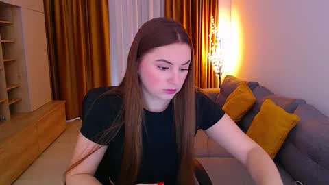 Mia online show from March 30, 2026, 9:54 am