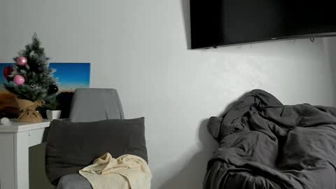 alienmito online show from December 19, 2024, 7:18 am