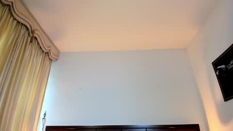 mizuki  online show from February 20, 2025, 5:51 pm