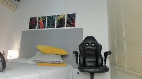 _molly_rosse_ online show from February 2, 2026, 12:04 pm