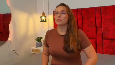 _monaliza_ online show from May 8, 2026, 12:21 pm