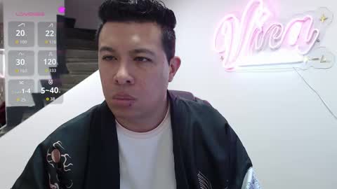 Panda  online show from September 18, 2025, 3:25 pm