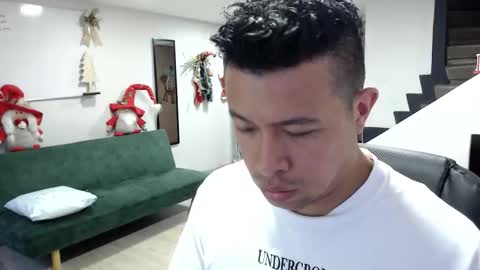 Panda  online show from November 26, 2025, 10:11 pm