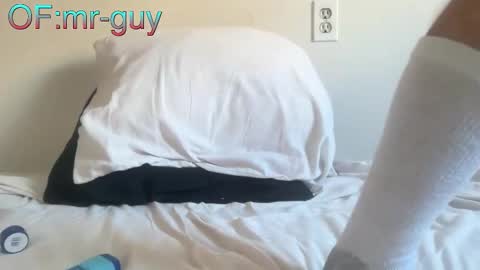 Snapshot of _mrguy_ chatting on February 4, 2026, 8:36 pm _mrguy_ online show from February 4, 2026, 8:36 pm