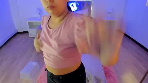 Natalie online show from October 19, 2025, 7:47 pm