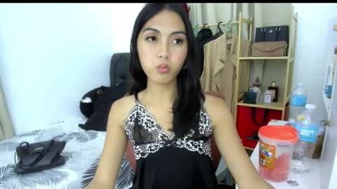 Snapshot of _natalya69_ chatting on May 22, 2026, 12:44 pm _natalya69_ online show from May 22, 2026, 12:44 pm