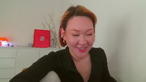_naughty_asian online show from June 7, 2026, 5:27 pm