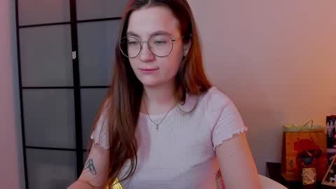 Mia with a big heart  online show from January 29, 2025, 3:33 am