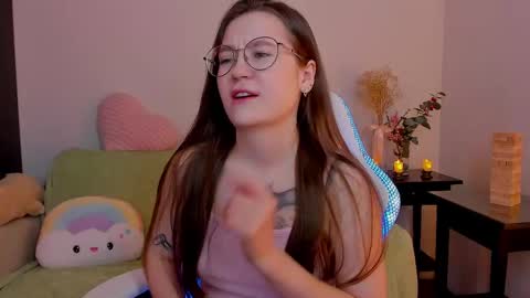 Mia with a big heart  online show from February 19, 2025, 3:28 am