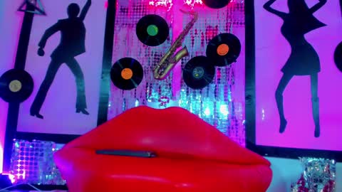 Snapshot of _nickyminach chatting on December 13, 2024, 8:04 pm Nicky Please help me with your thumbs up its importan online show from December 13, 2024, 8:04 pm