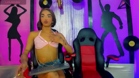 Snapshot of _nickyminach chatting on December 2, 2025, 8:26 pm Nicky Please help me with your thumbs up its importan online show from December 2, 2025, 8:26 pm