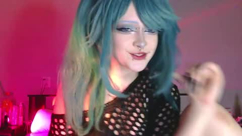 Nicole online show from November 18, 2025, 2:06 am