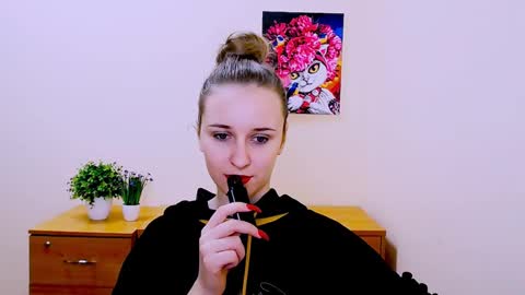 Nica online show from January 13, 2025, 3:58 pm