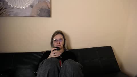 Nica online show from March 5, 2026, 10:11 am