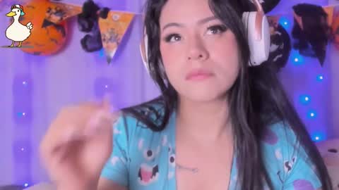 niiky online show from October 24, 2025, 12:01 pm