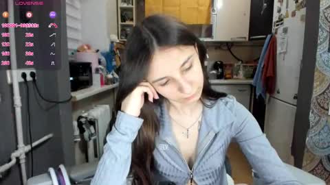 Nika online show from April 19, 2026, 6:10 pm