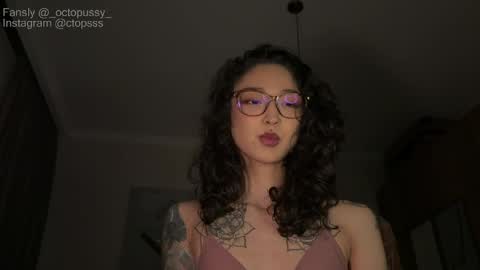 Mikayla online show from April 20, 2026, 9:27 pm