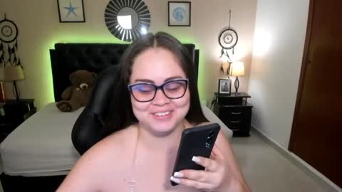 Olivia jones online show from April 23, 2026, 12:29 pm