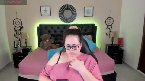 Snapshot of _oliviajoness chatting on July 1, 2026, 12:18 pm Olivia jones online show from July 1, 2026, 12:18 pm