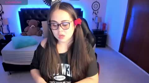 Snapshot of _oliviajoness chatting on July 7, 2026, 12:20 pm Olivia jones online show from July 7, 2026, 12:20 pm