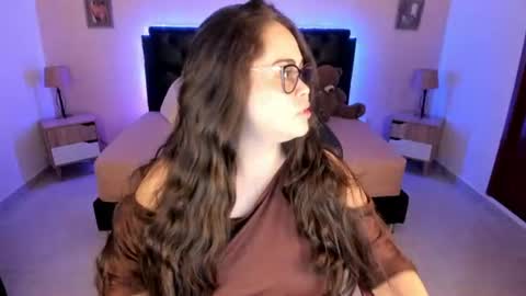 Snapshot of _oliviajoness chatting on July 10, 2026, 12:19 pm Olivia jones online show from July 10, 2026, 12:19 pm