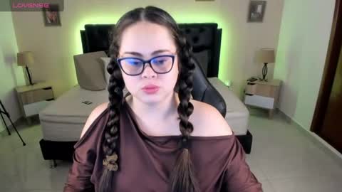 Snapshot of _oliviajoness chatting on July 13, 2026, 12:19 pm Olivia jones online show from July 13, 2026, 12:19 pm