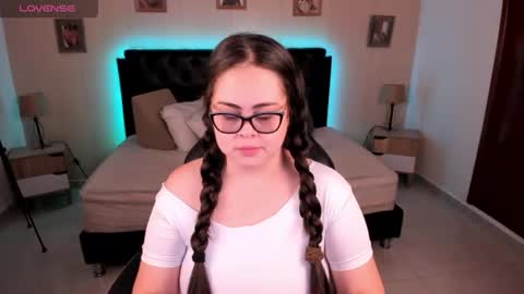 Snapshot of _oliviajoness chatting on July 25, 2026, 12:03 pm Olivia jones online show from July 25, 2026, 12:03 pm