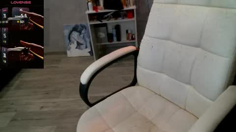 Ilona online show from February 25, 2025, 8:36 am