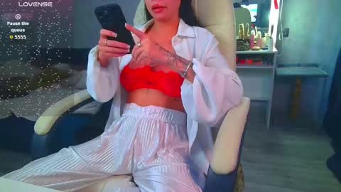 Snapshot of _pink__rabbit_ chatting on May 13, 2026, 8:01 am Ilona online show from May 13, 2026, 8:01 am