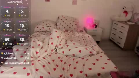 Pinky online show from June 27, 2026, 2:34 pm