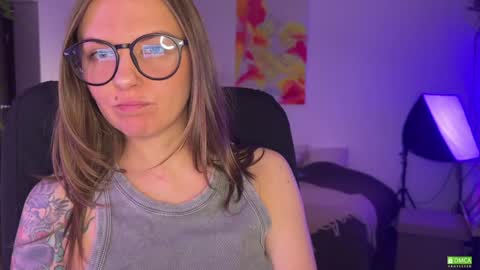  HADLY today day-off see u online 0112  online show from December 3, 2024, 4:28 pm