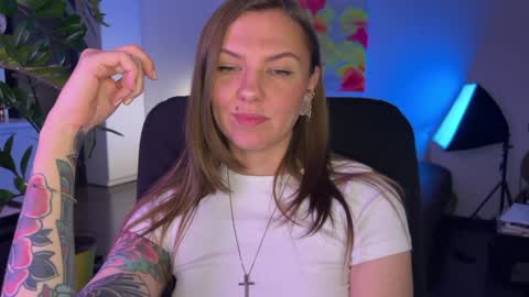  HADLY today day-off see u online 0112  online show from December 14, 2024, 5:25 pm