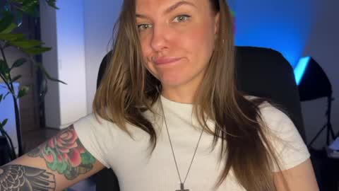  HADLY today day-off see u online 0112  online show from December 14, 2024, 8:29 pm