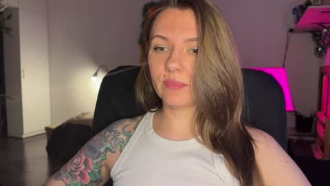  HADLY today day-off see u online 0112  online show from December 20, 2024, 5:29 pm