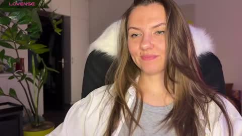  HADLY today day-off see u online 0112  online show from January 2, 2025, 4:56 pm