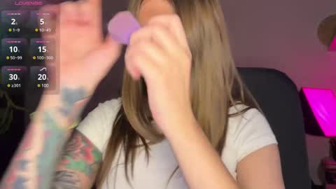  HADLY today day-off see u online 0112  online show from January 3, 2025, 3:44 pm