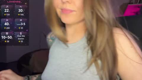  HADLY today day-off see u online 0112  online show from January 6, 2025, 5:49 pm