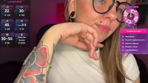  HADLY today day-off see u online 0112  online show from January 16, 2025, 6:16 pm