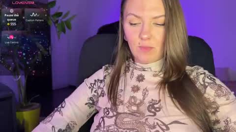  HADLY today day-off see u online 0112  online show from February 17, 2025, 5:43 pm