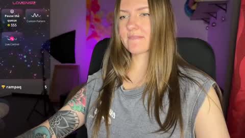  HADLY today day-off see u online 0112  online show from February 26, 2025, 5:07 pm