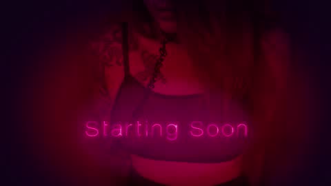  HADLY today day-off see u online 0112  online show from November 9, 2025, 1:42 pm