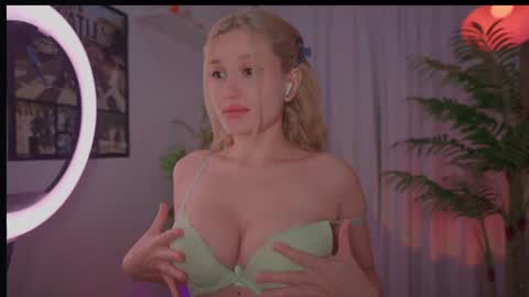 Snapshot of _protea chatting on June 18, 2026, 10:03 pm Eva online show from June 18, 2026, 10:03 pm