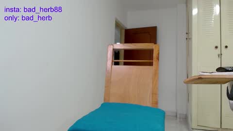 Snapshot of _real_bad_herb chatting on November 17, 2025, 11:10 pm Alejandra online show from November 17, 2025, 11:10 pm