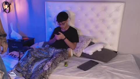 Snapshot of _realwav chatting on December 16, 2025, 5:45 am wav online show from December 16, 2025, 5:45 am