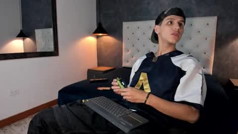 Snapshot of _realwav chatting on December 18, 2025, 6:41 am wav online show from December 18, 2025, 6:41 am