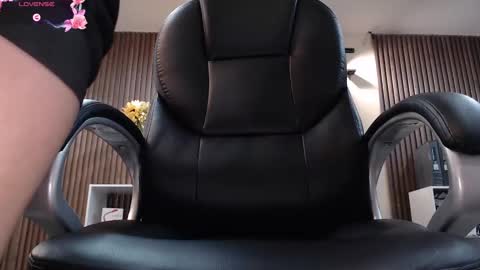 You can tell me Mariana online show from October 10, 2025, 8:08 pm